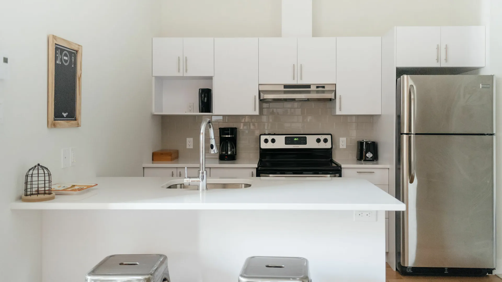 Lovely 2Br In The Village By Sonder Montréal 0*,  Canadá